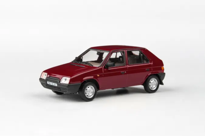 Abrex Škoda Favorit 136 L (1988) - Červená Apollo