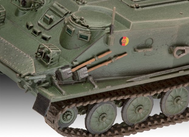 Revell Plastikový model tanku BTR-50PK