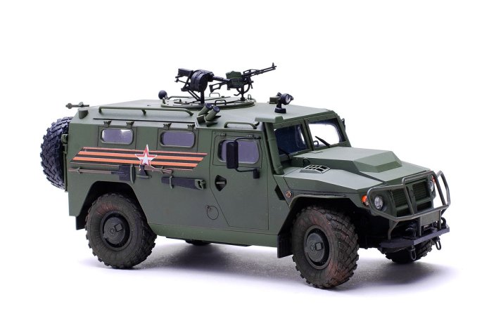 MENG Plastikový model vojenského auta Russian Gaz 233115 "Tigger-M" SPN SPV