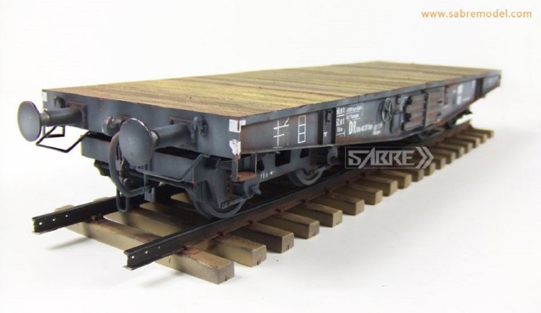 SABRE Plastikový model německého železničního vozu Schwerer plattformwagen Type SSyS (German railway)