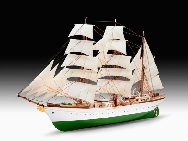 Revell ModelSet - Plastikový model lodě Gorch Fock
