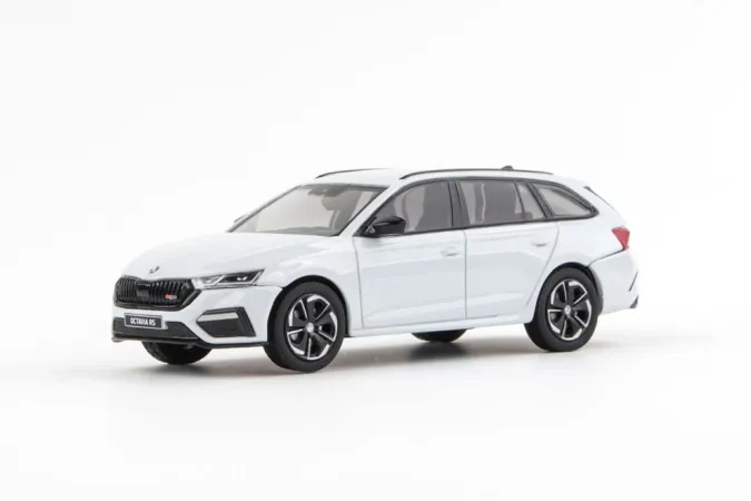 Abrex Škoda Octavia IV Combi RS (2020) - Bílá Moon Metalíza