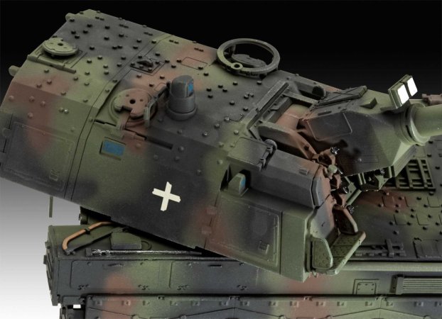 Revell Plastikový model samohybné houfnice Panzerhaubitze 2000