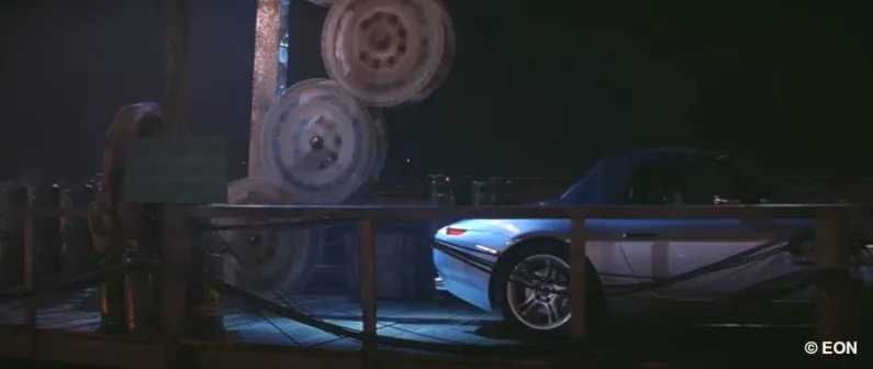 Revell Gift-Set - Plastikový model auta James Bond "The World Is Not Enough" BMW Z8