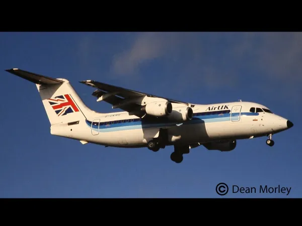 Revell Plastikový model letadla Bae 146 - 200 AirUK (RJ85)