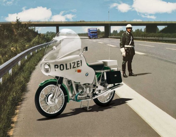 Revell Plastikový model motorky BMW R75/5 Police