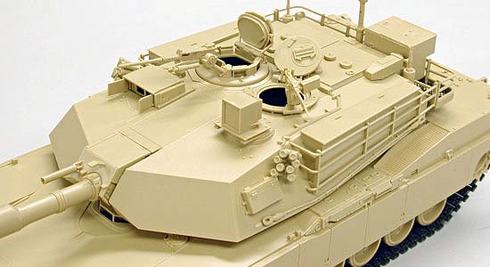Tamiya M1A2 Abrams Main Battle Tank - 120 mm Gun