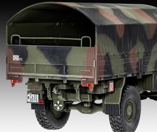 Revell Plastikový model vojenského nákladního vozidla LKW 5t.mil gl (4x4 Truck)