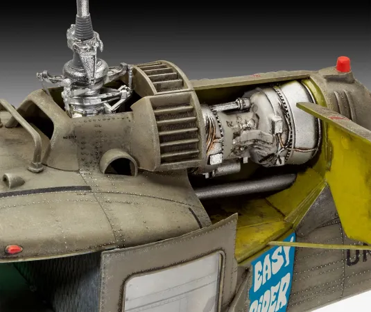 Revell Plastikový model vrtulníku Bell UH-1C