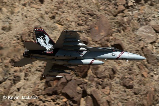 Revell Plastikový model letadla F/A-18E Super Hornet
