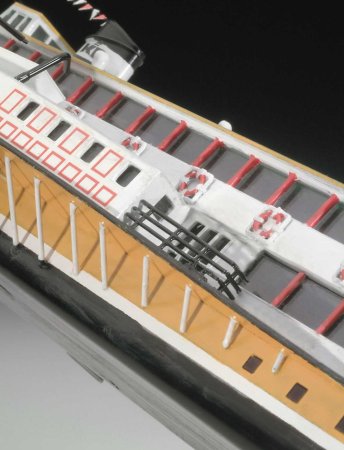 Revell Gift-Set - Plastikový model lodě Rheindampfer / Paddle Steamer GOETHE