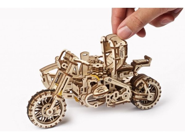 UGEARS 3D dřevěné mechanické puzzle - Motorka (Scrambler) UGR-10 s vozíkem