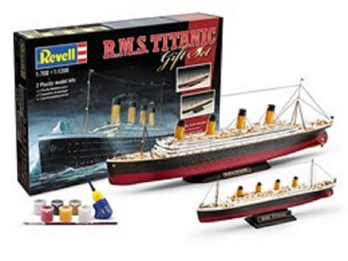 Revell Gift-Set - Plastikový model lodě R.M.S. Titanic